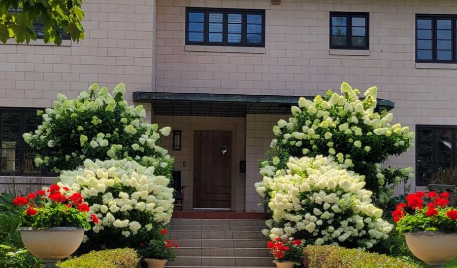 232 S First Ave, Alpena, MI 49707 - 4 Beds, 5 Bath