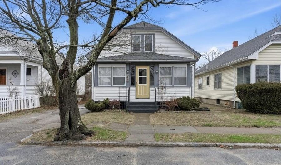 44 Holburn Ave, Cranston, RI 02910 - 3 Beds, 1 Bath