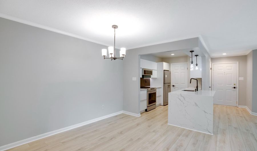 7707 LAFAYETTE FOREST Dr 21, Annandale, VA 22003 - 2 Beds, 2 Bath