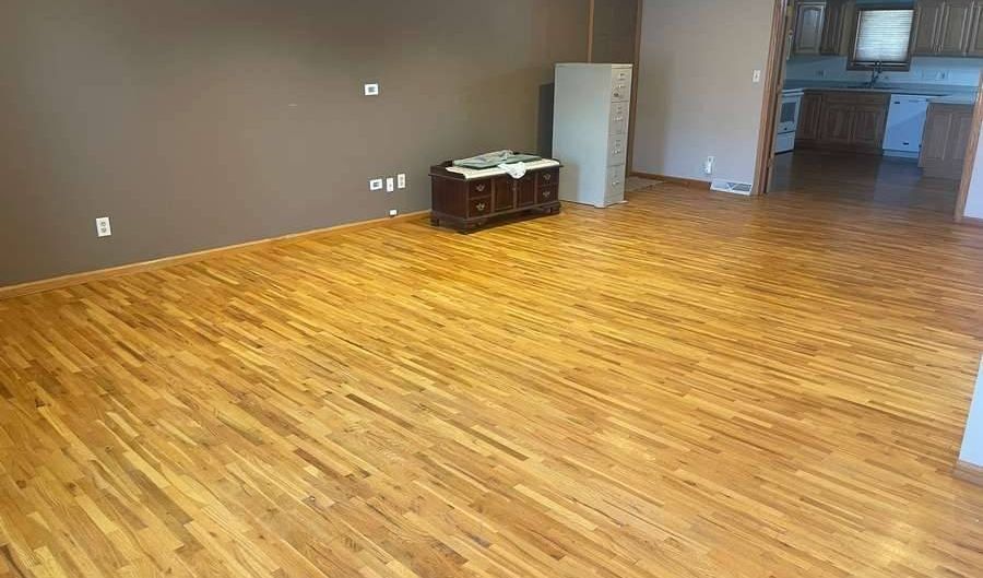 128 N Harrington St, Ainsworth, NE 69210 - 3 Beds, 2 Bath