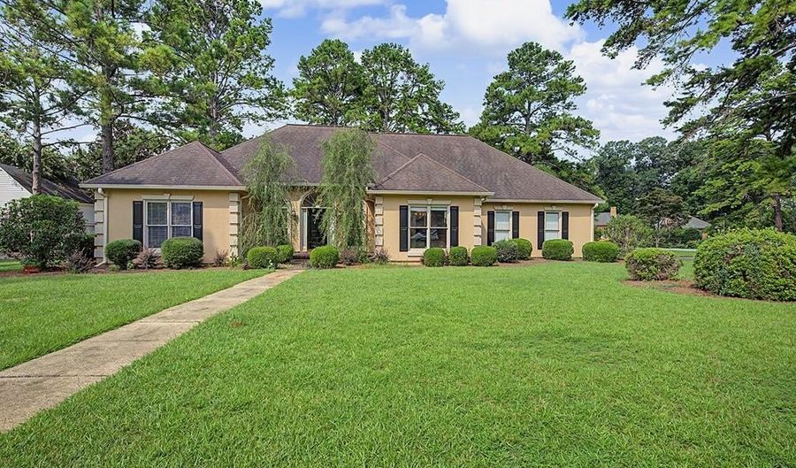 2319 Golf Course Dr, Albany, GA 31721 - 3 Beds, 2 Bath