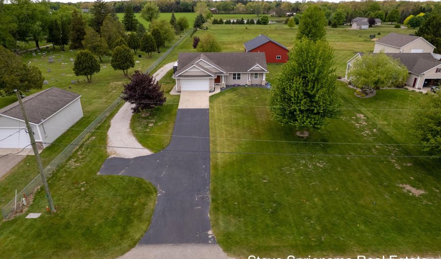 12717 60th Ave, Allendale, MI 49401 - 3 Beds, 3 Bath