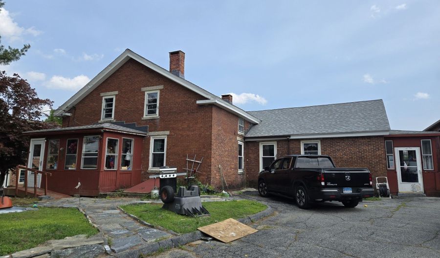 11 Tiffany St D, Brooklyn, CT 06234 - 2 Beds, 1 Bath