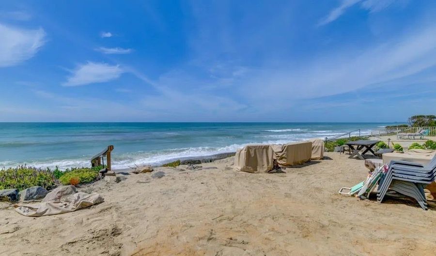 2633 Ocean St, Carlsbad, CA 92008 - 7 Beds, 6 Bath