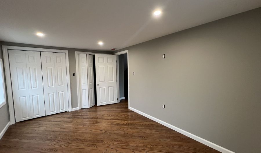 178 New Britain Rd, Berlin, CT 06037 - 2 Beds, 2 Bath