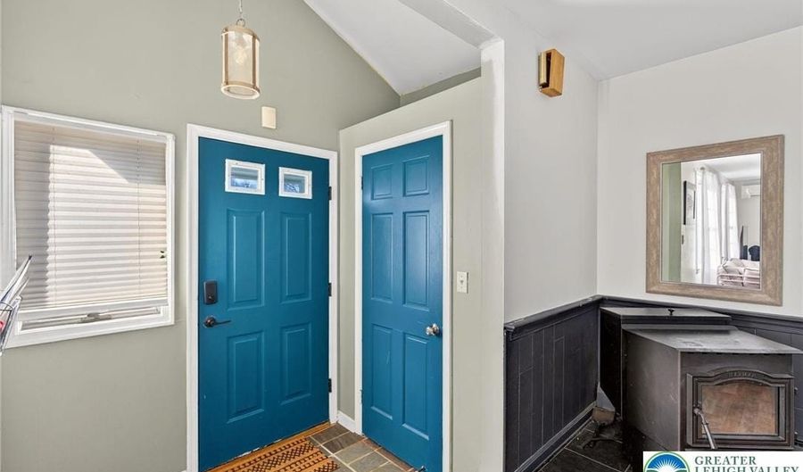 2309 Woodlawn St 2307, Allentown, PA 18109 - 3 Beds, 2 Bath