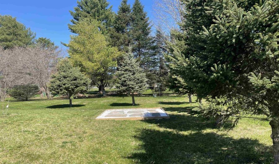47 Little Brook Ln, Bristol, VT 05443 - 3 Beds, 2 Bath
