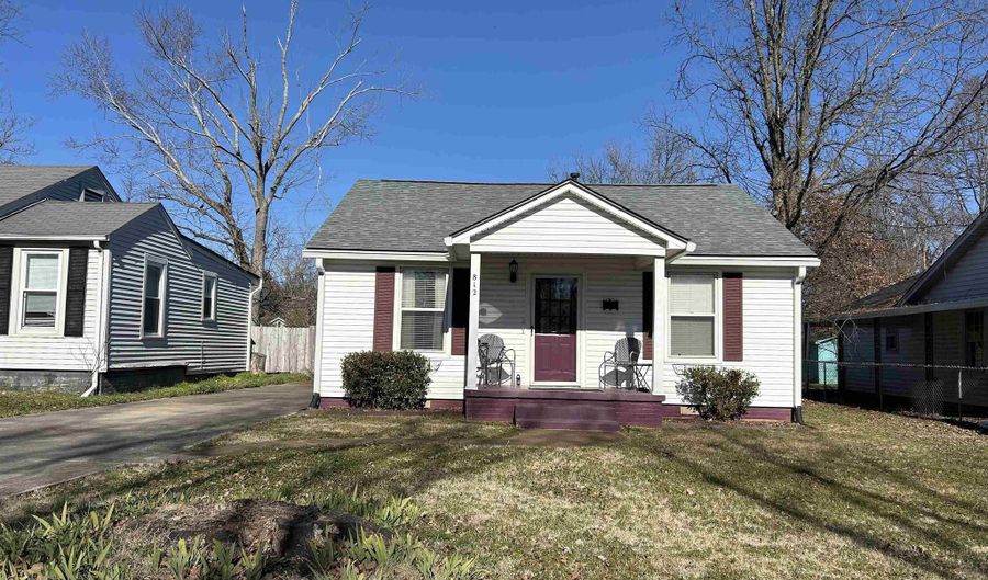 812 1st Ave, Athens, AL 35611 - 3 Beds, 2 Bath