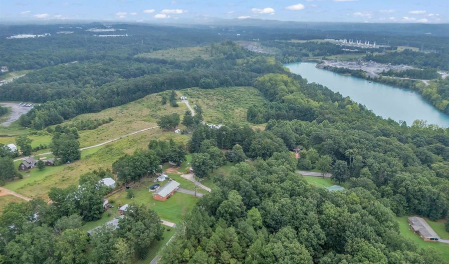 238 Lakeview Dr, Blacksburg, SC 29702 - 3 Beds, 2 Bath