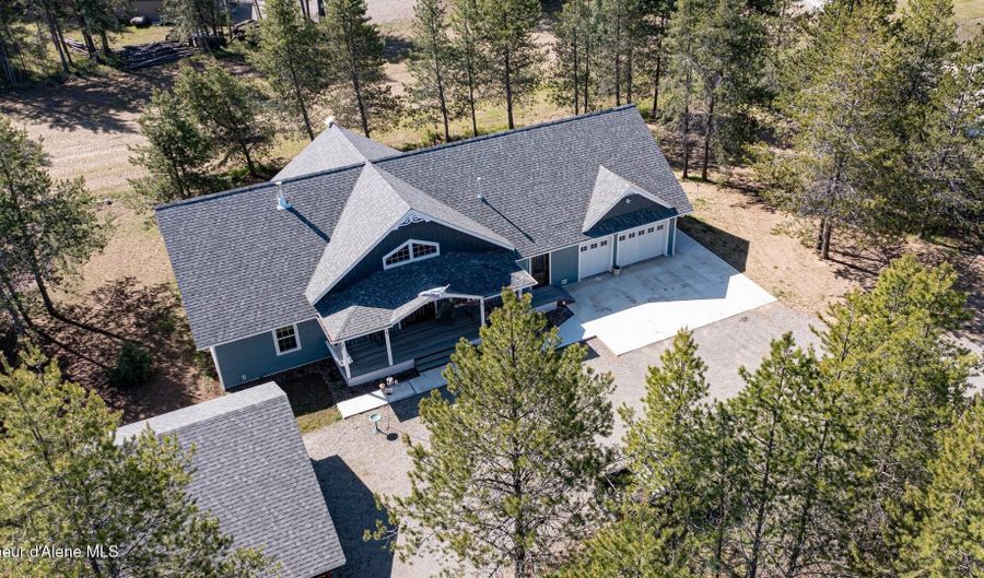 688 Champs Rd, Bonners Ferry, ID 83805 - 4 Beds, 3 Bath