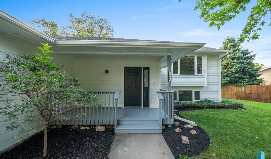 1000 E Maywood St, Brandon, SD 57005 - 4 Beds, 2 Bath