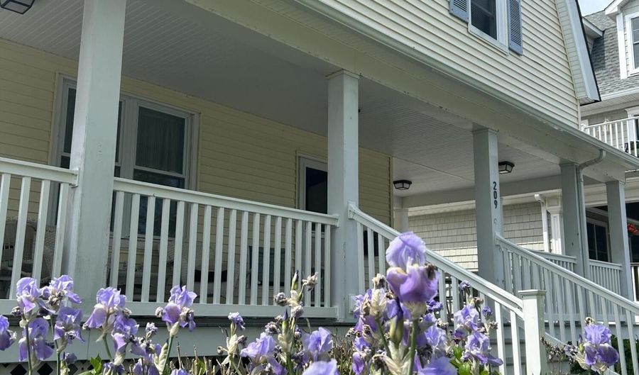 209 4th Ave, Belmar, NJ 07719 - 4 Beds, 2 Bath