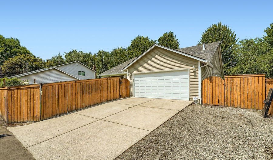 1105 NW 9TH Way, Battle Ground, WA 98604 - 3 Beds, 2 Bath