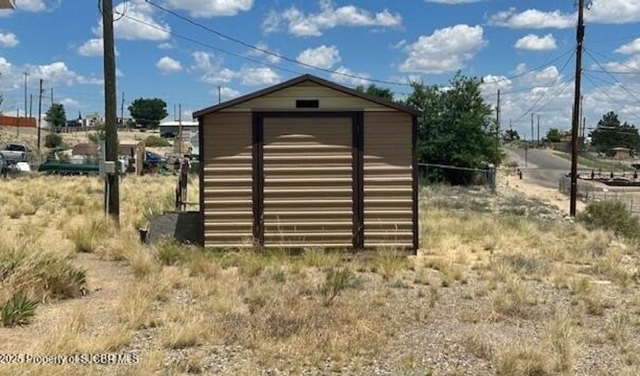 701 DILLON St, Aztec, NM 87410 - 3 Beds, 2 Bath