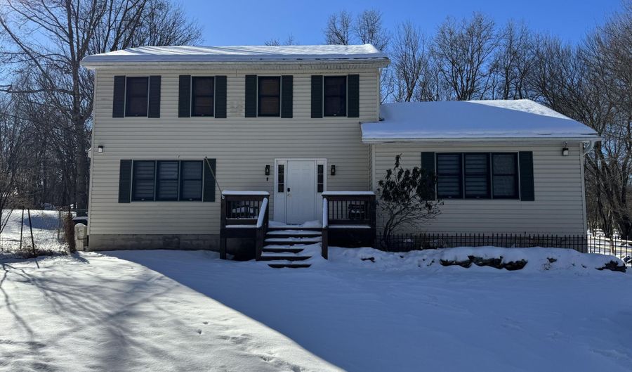 154 Bishop Cir, Albrightsville, PA 18210 - 4 Beds, 4 Bath