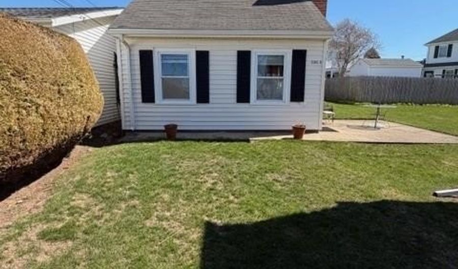 280 Bonnet Point Rd A, Narragansett, RI 02882 - 1 Beds, 1 Bath