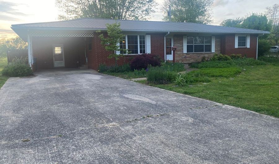 205 Apple St, Baxter, TN 38544 - 3 Beds, 1 Bath