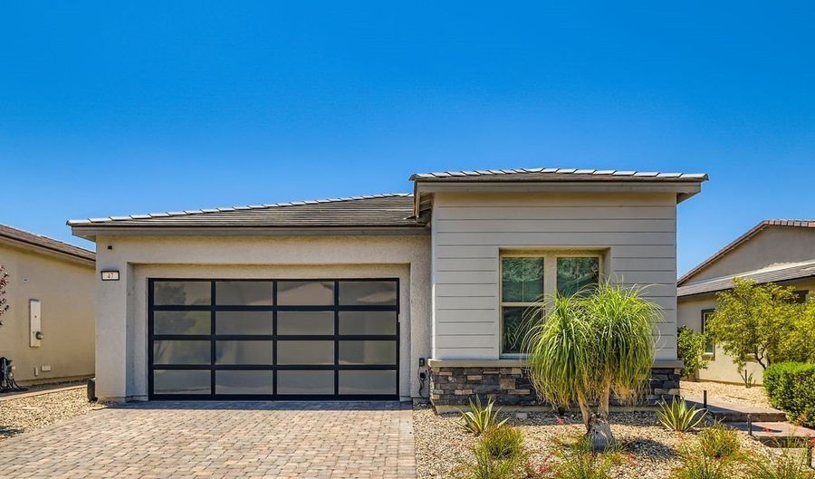 47 Alta Cascata Pl, Henderson, NV 89011 - 2 Beds, 3 Bath