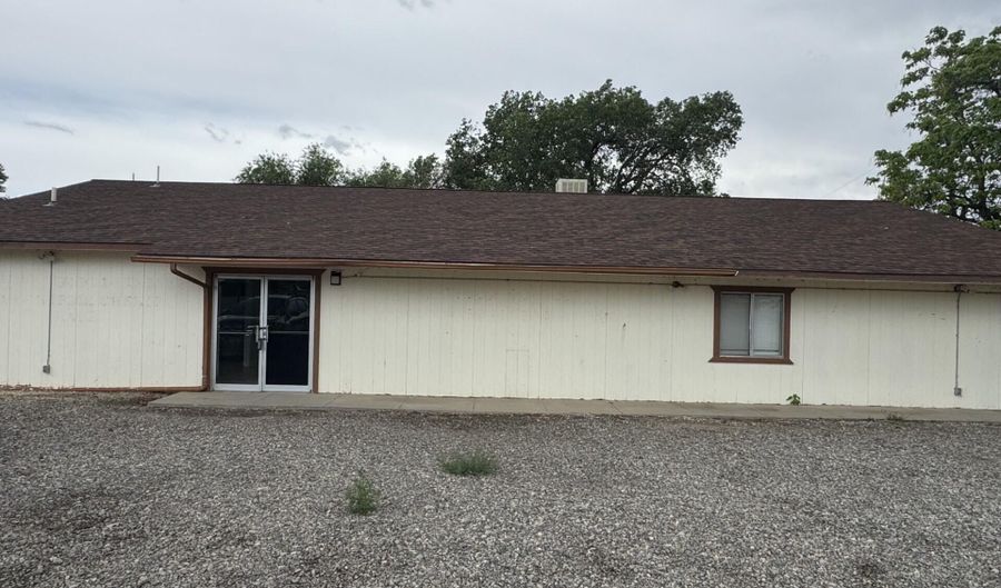 203 SWIRE Ave, Aztec, NM 87410 - 1 Beds, 2 Bath