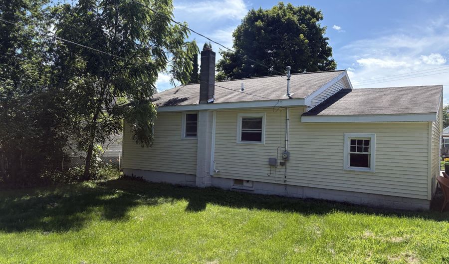 483 Helen St, Alpena, MI 49707 - 2 Beds, 1 Bath