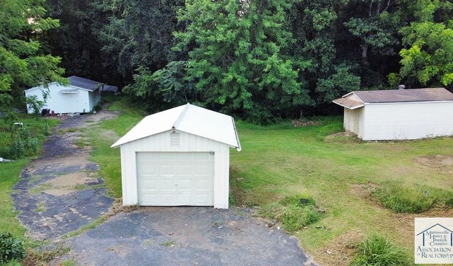 370 Clarence Martin Rd, Bassett, VA 24055 - 2 Beds, 1 Bath
