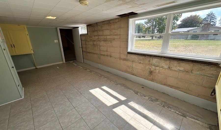 7445 Ely Rd, Apple Creek, OH 44606 - 3 Beds, 1 Bath