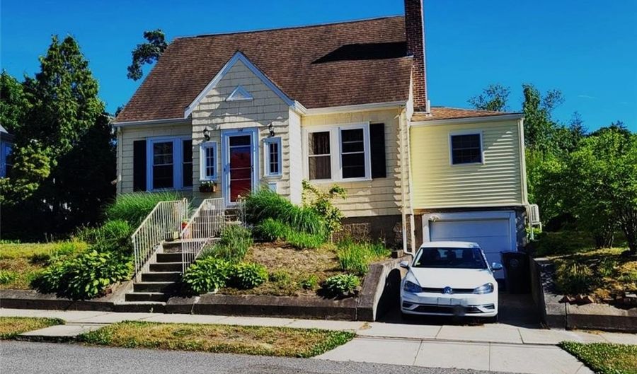 146 Lexington Ave, Cranston, RI 02910 - 3 Beds, 3 Bath