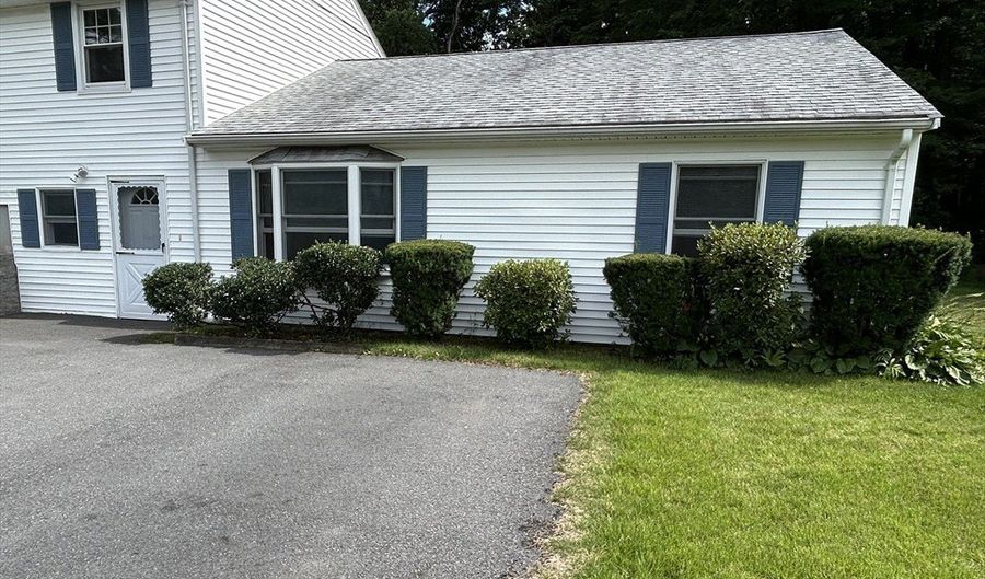7 Heidi Ln, Billerica, MA 01821 - 2 Beds, 1 Bath