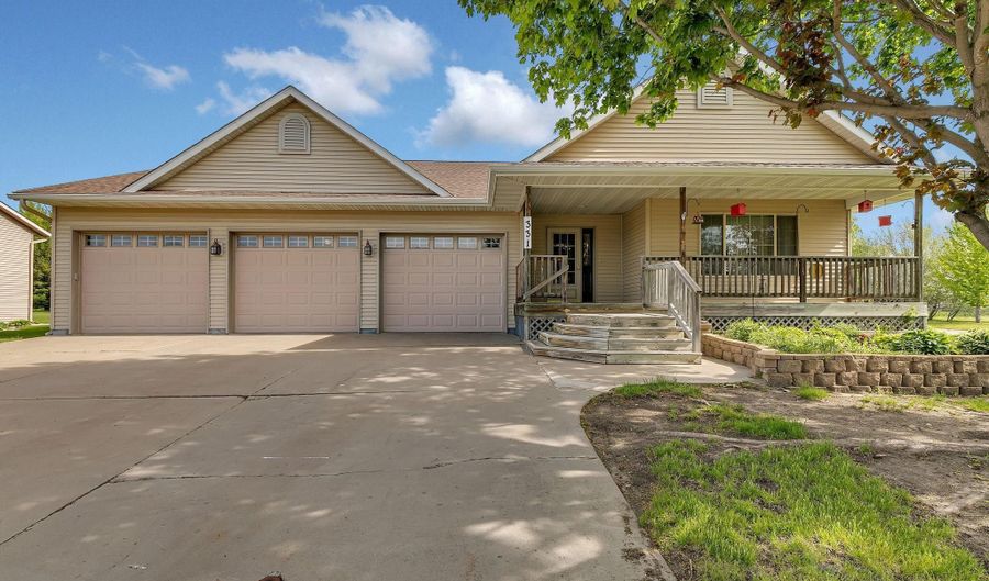 331 Countryside Ln, Albany, MN 56307 - 3 Beds, 3 Bath