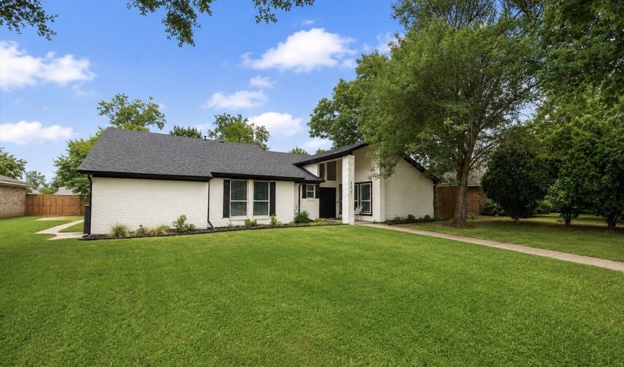 922 Thoreau Ln, Allen, TX 75002 - 4 Beds, 2 Bath