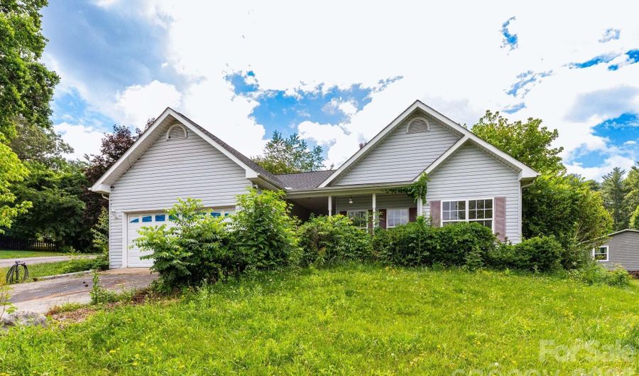 5 Carter Vw, Arden, NC 28704 - 3 Beds, 2 Bath