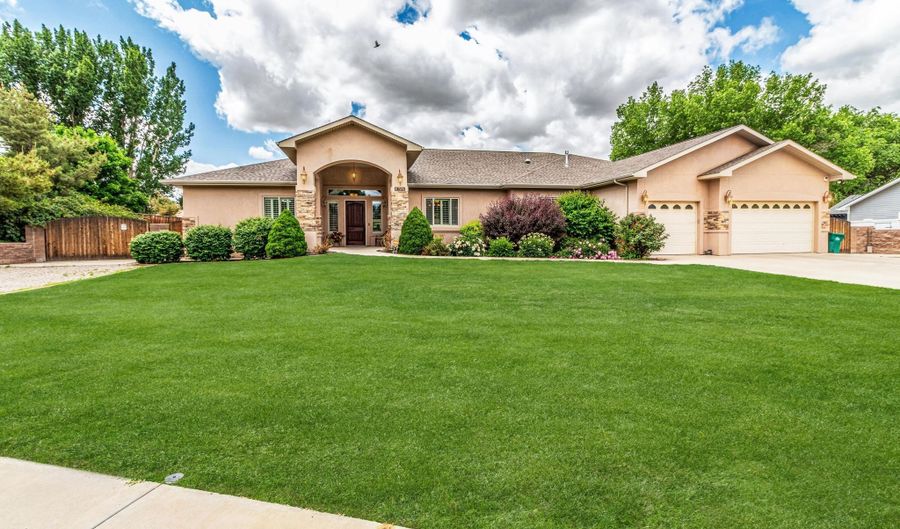 704 ANASAZI Dr, Aztec, NM 87410 - 4 Beds, 4 Bath
