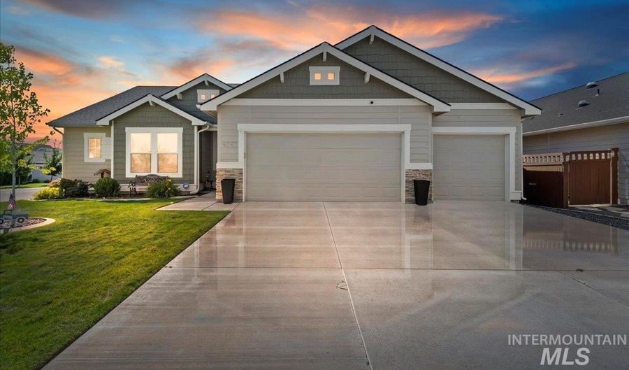 6067 S. Chinook Way, Boise, ID 83709 - 4 Beds, 2 Bath
