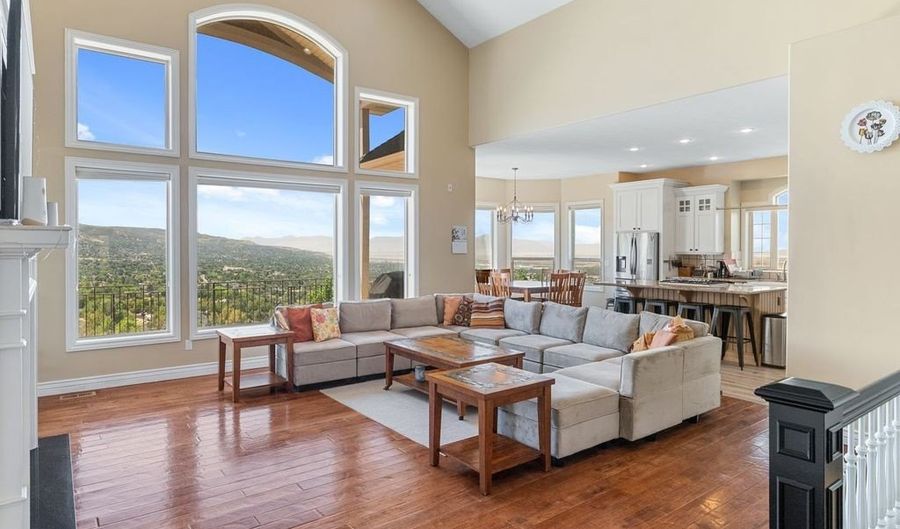 1342 E NORTHRIDGE Dr N, Bountiful, UT 84010 - 5 Beds, 3 Bath