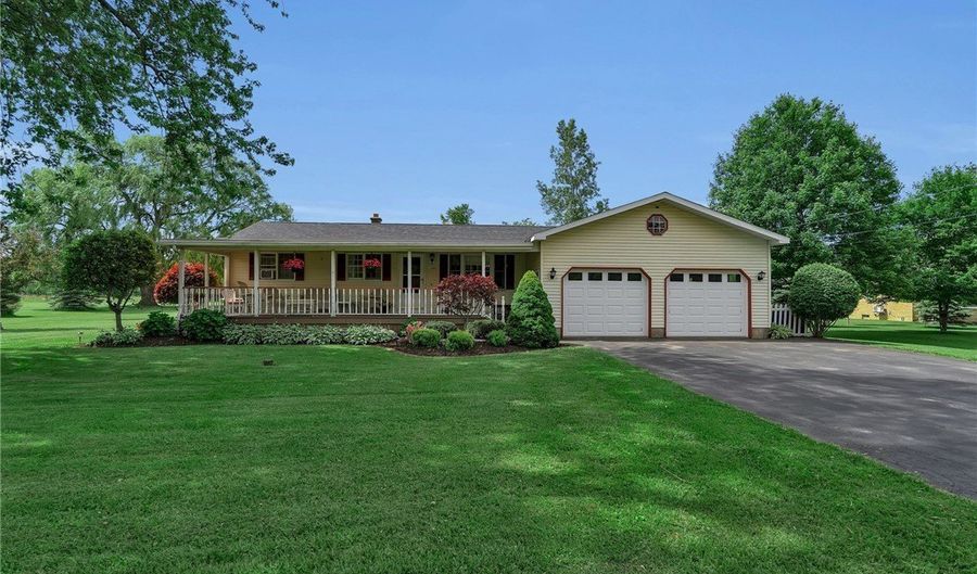 12083 Genesee St, Alden, NY 14004 - 3 Beds, 2 Bath