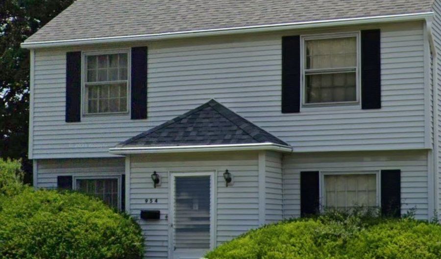 954 Hartford Ave, Akron, OH 44320 - 3 Beds, 1 Bath