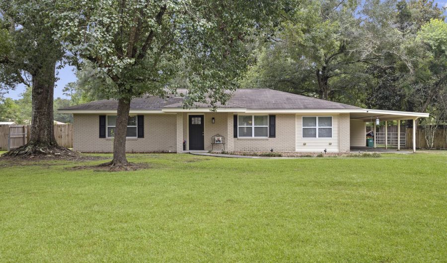 14199 Dundeewood Rd, Biloxi, MS 39532 - 4 Beds, 2 Bath