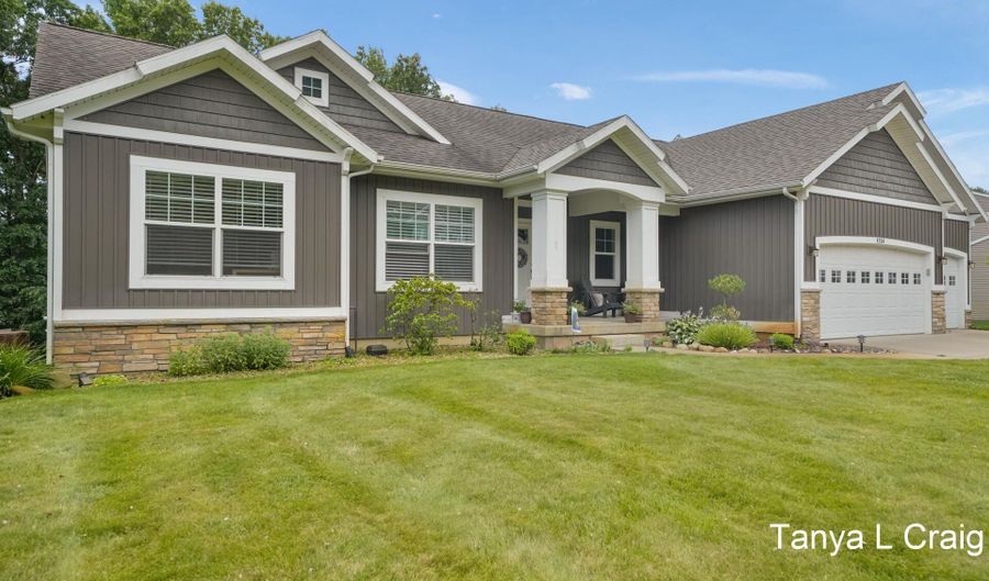 9266 Trafalgar Dr SE, Alto, MI 49302 - 4 Beds, 4 Bath