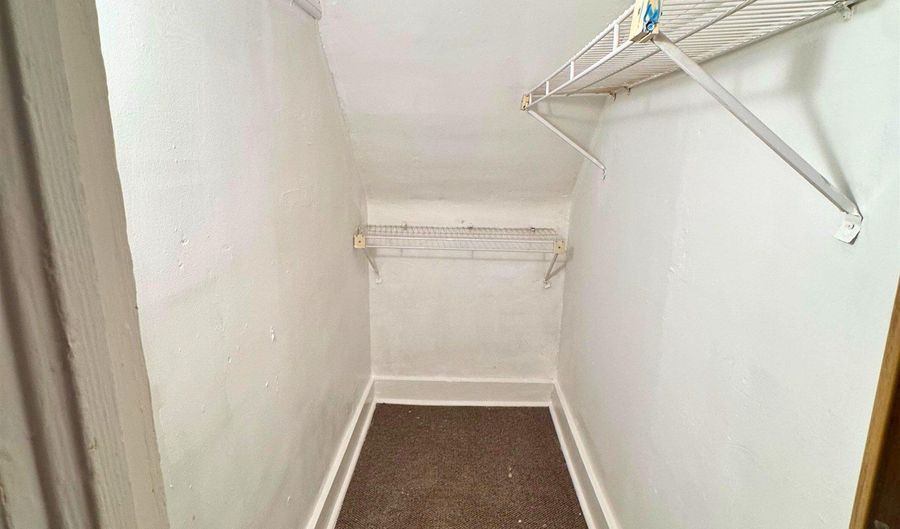 186 AVENUE C, Bayonne, NJ 07002 - 2 Beds, 1 Bath