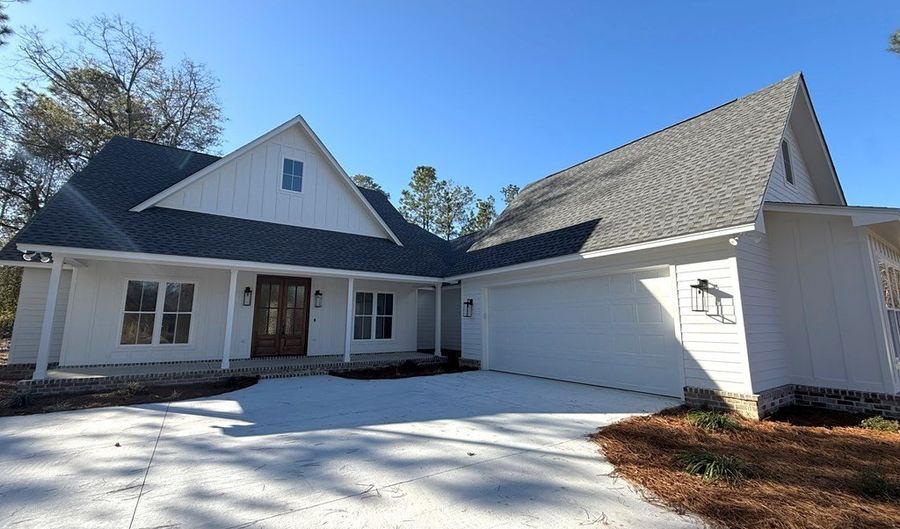 2302 Thomas St, Adel, GA 31620 - 4 Beds, 3 Bath