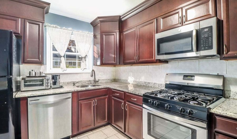 93 Park Ave 1204, Danbury, CT 06810 - 2 Beds, 2 Bath