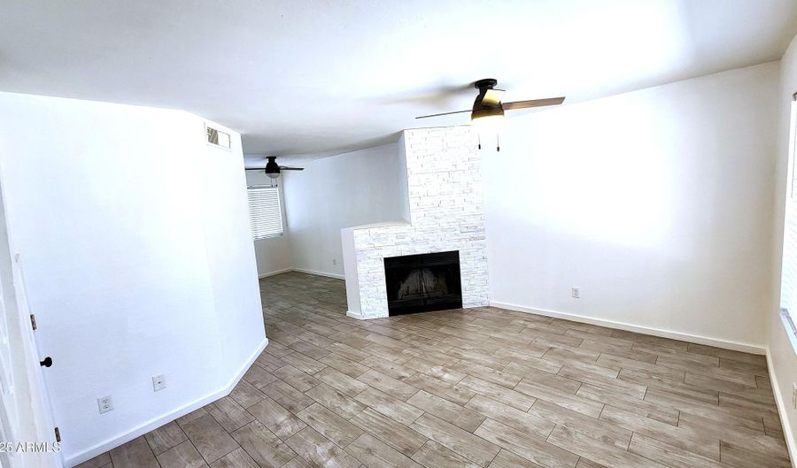 860 N MCQUEEN Rd 1038, Chandler, AZ 85225 - 2 Beds, 2 Bath