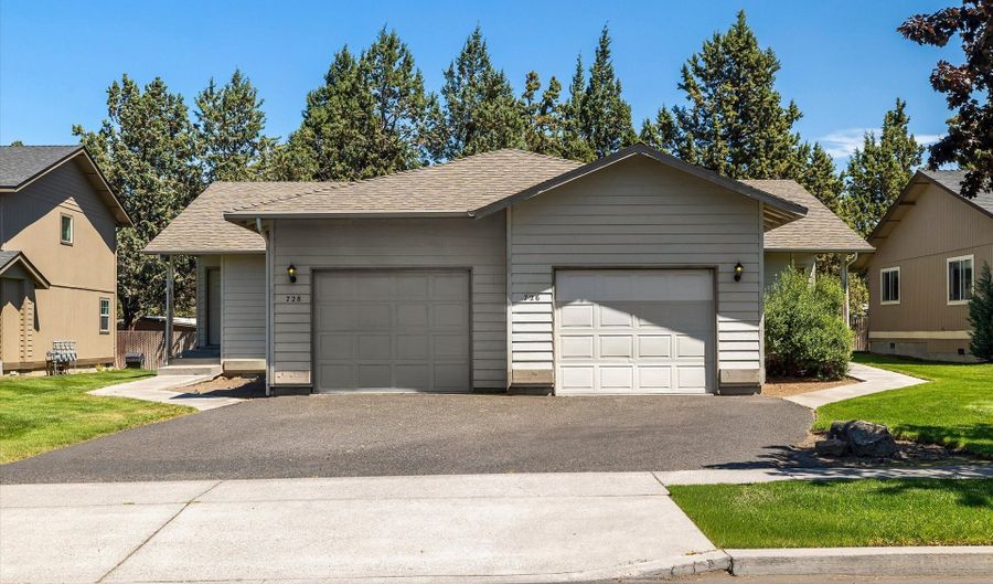 726 NE SAVANNAH Dr, Bend, OR 97701 - 4 Beds, 4 Bath