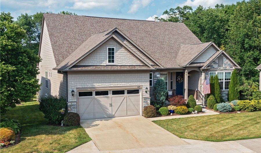 609 Burgess Cir, Aurora, OH 44202 - 3 Beds, 5 Bath