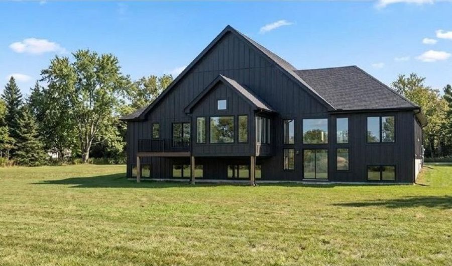 20068 Vintage Dr NW, Anoka, MN 55303 - 5 Beds, 4 Bath