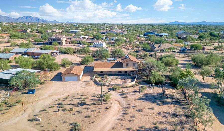 6319 E LOWDEN Rd, Cave Creek, AZ 85331 - 3 Beds, 3 Bath