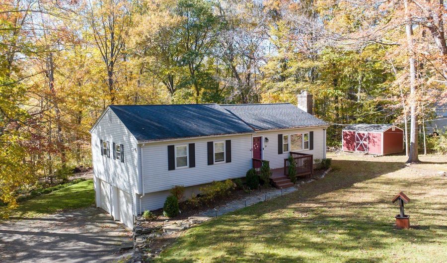 59 Park Rd, Colchester, CT 06415 - 3 Beds, 2 Bath