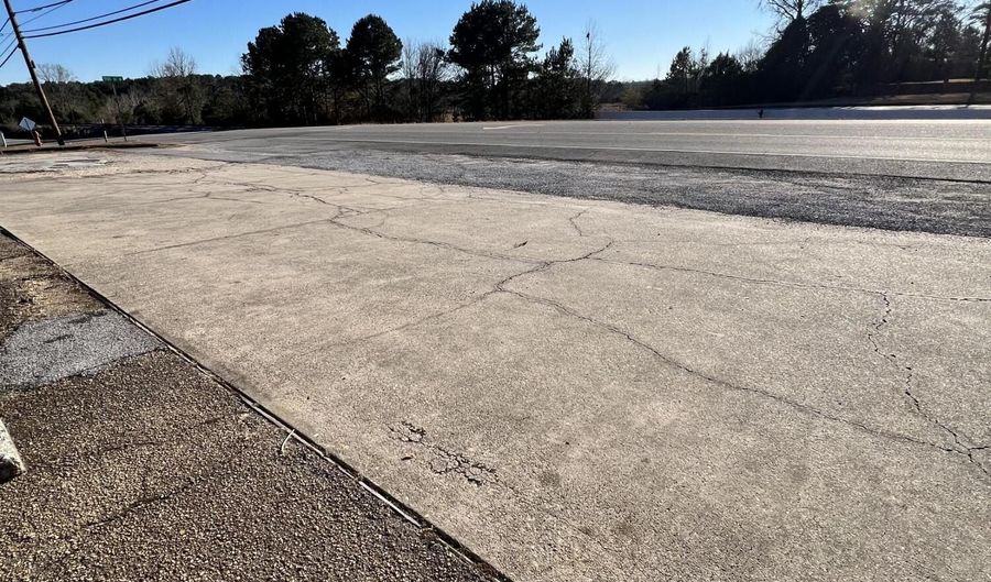 1520 Washington St, Alexander City, AL 35010 - 0 Beds, 1 Bath
