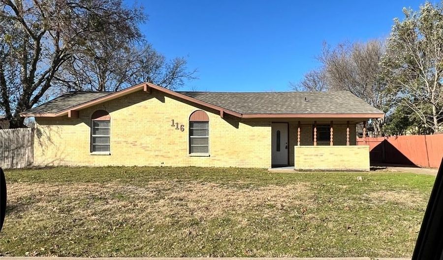 116 Darrell Dr, Heath, TX 75032 - 3 Beds, 2 Bath