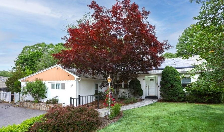29 Dean Ave, Johnston, RI 02919 - 3 Beds, 2 Bath